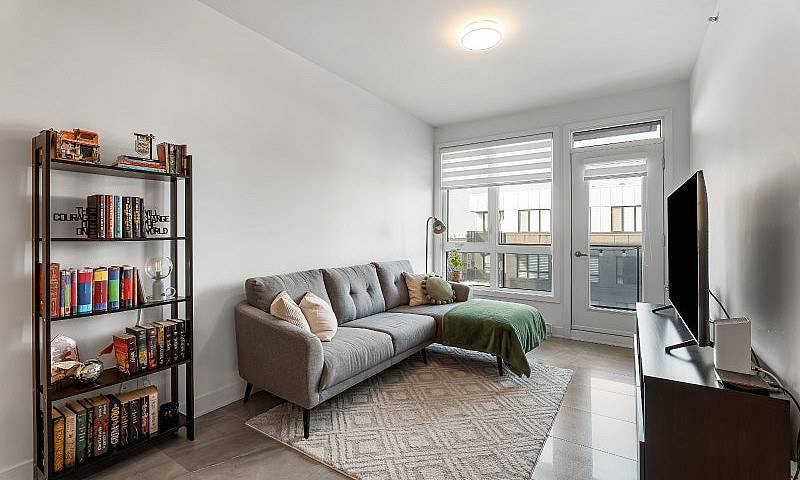 Condo For Sale - 583...