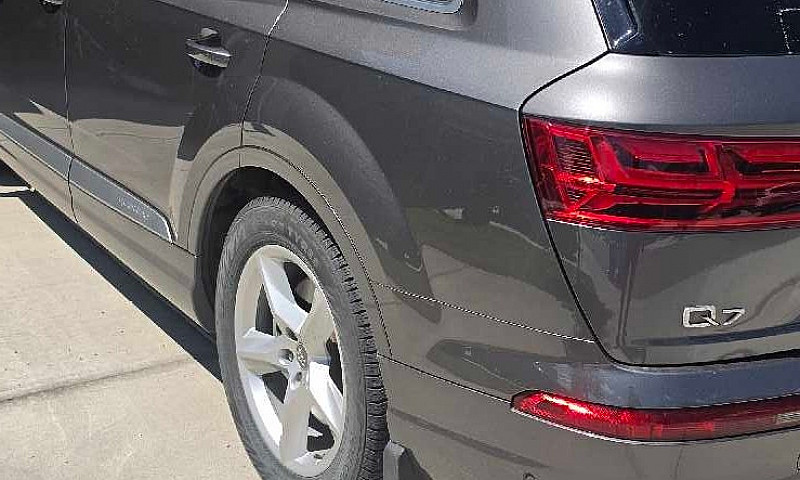 2019 Audi Q7 - Techn...