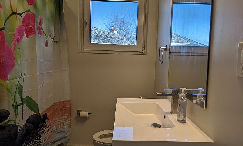 Bright 3 Br Home: Ne...