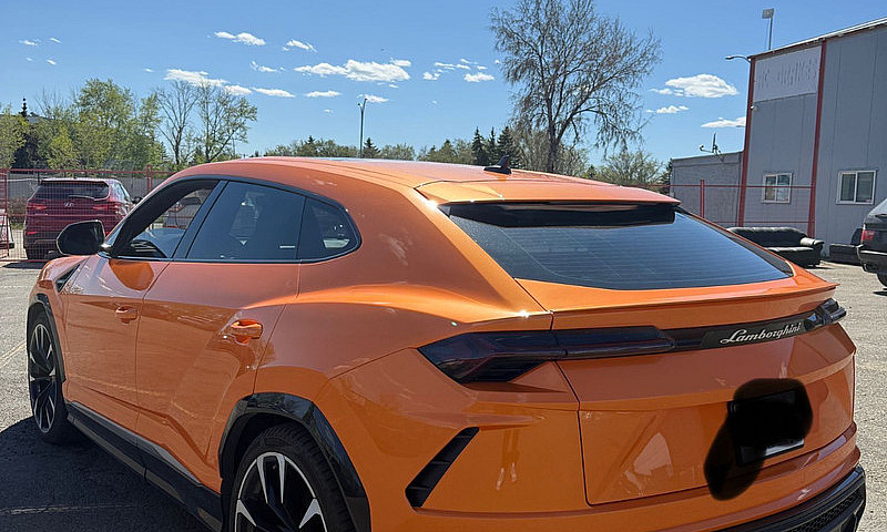 2021 Lamborghini Uru...