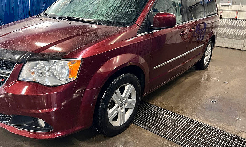  2017 Dodge Caravan...