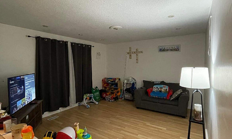 110 Woodcrest Drive,...