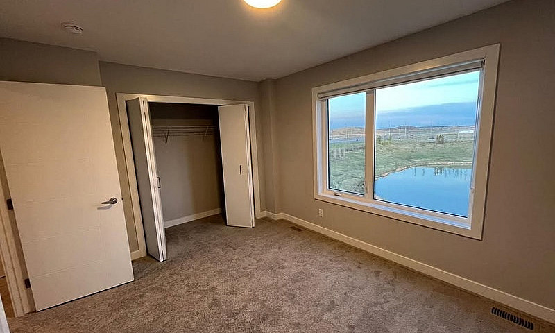 Townhouse 2Br 2.5 Ba...