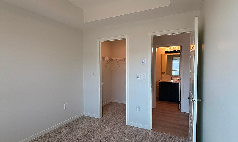 2 Bed & 2 Bath Apart...