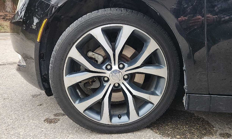 2015 Chrysler 200C V...