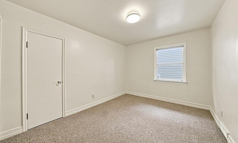 House For Rent, Vars...