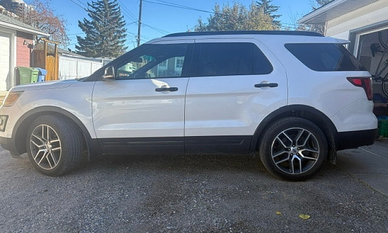 2017 Ford Explorer S...