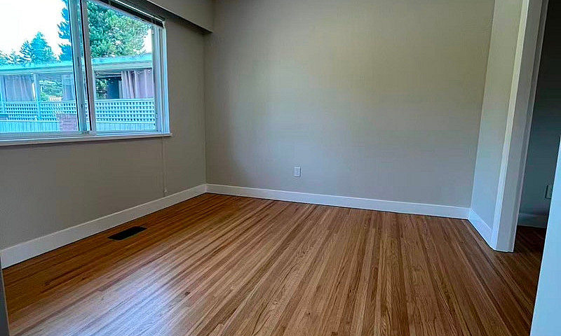 3 Beds 2 Baths House...