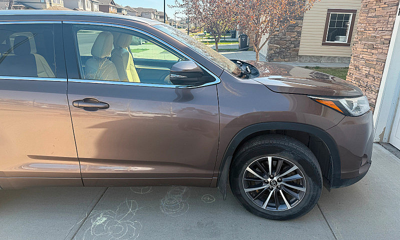 Pre-Owned 2018 Toyot...
