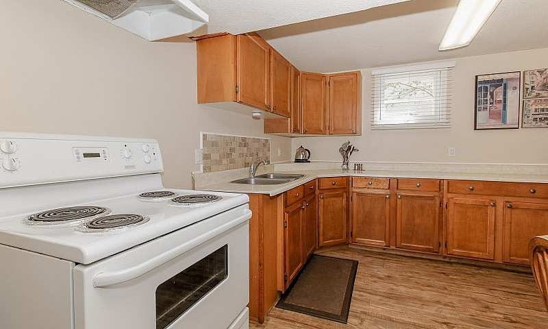 2 Bedroom Basement S...
