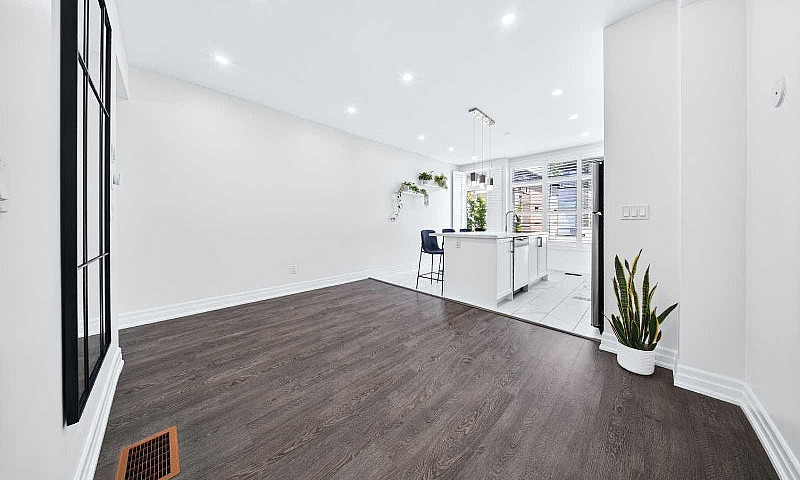 Renovated 4-Bed, 2.5...
