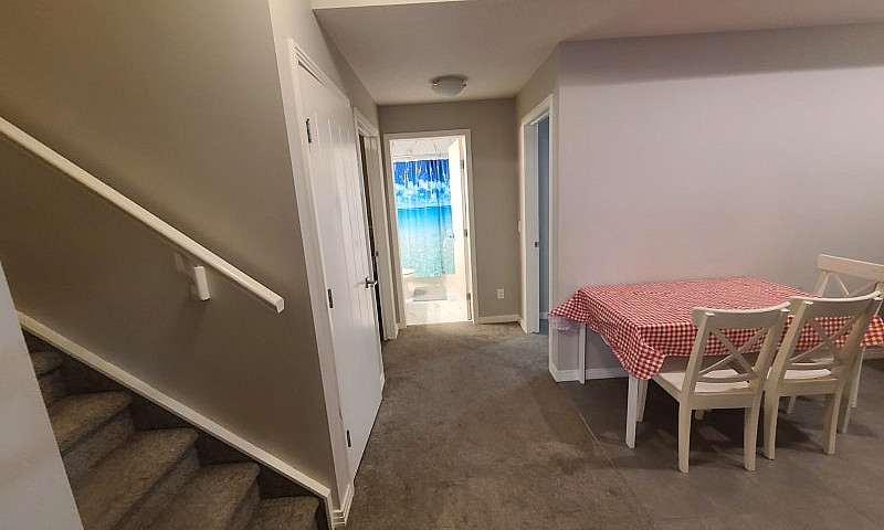 Spacious 2-Bedroom L...