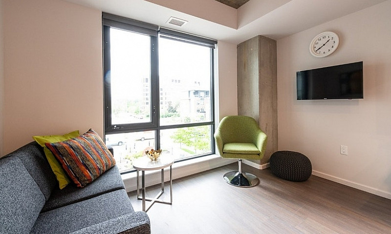 One Bed Furnished Wi...