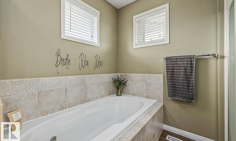 4 Beds 2.5 Bath Hous...