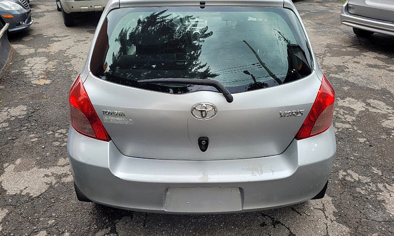 Toyota Yaris 2006...