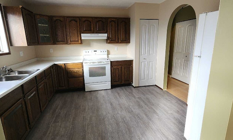 For Rent - 3 Bed 1 B...