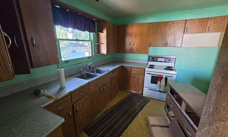 4 Bed 1 Bath House I...