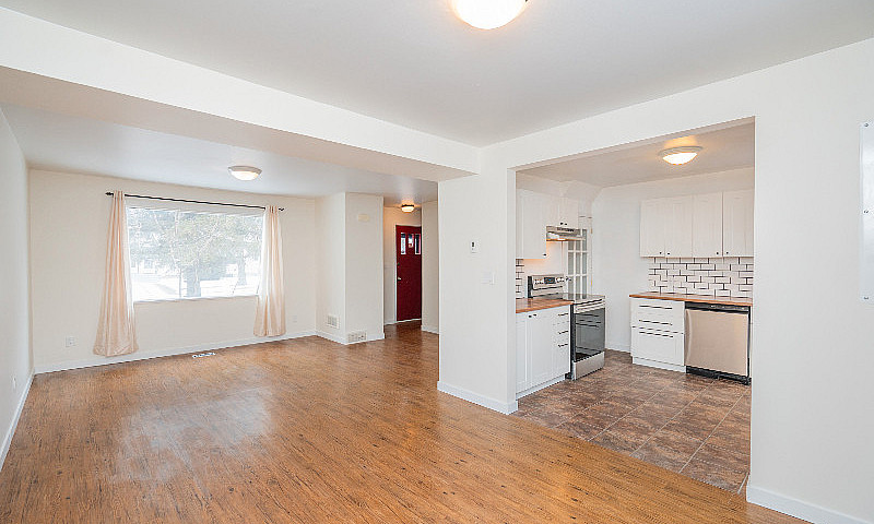 Stunning Townhouse W...