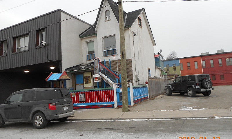 Apt. For Rent In A H...