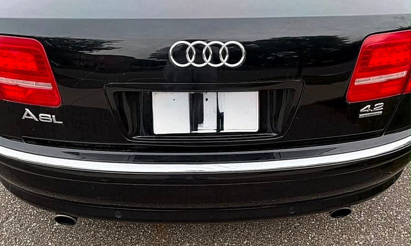 Audi A8 4.2...