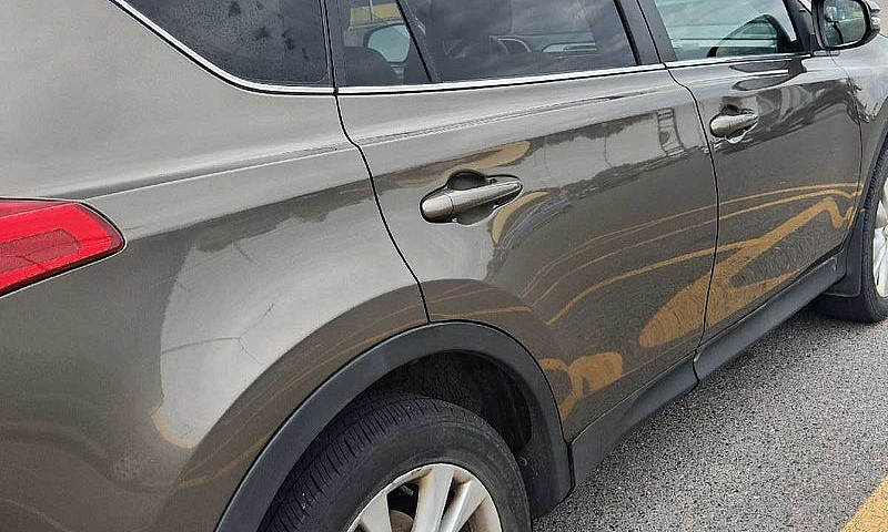 2013 Toyota Rav 4 A....