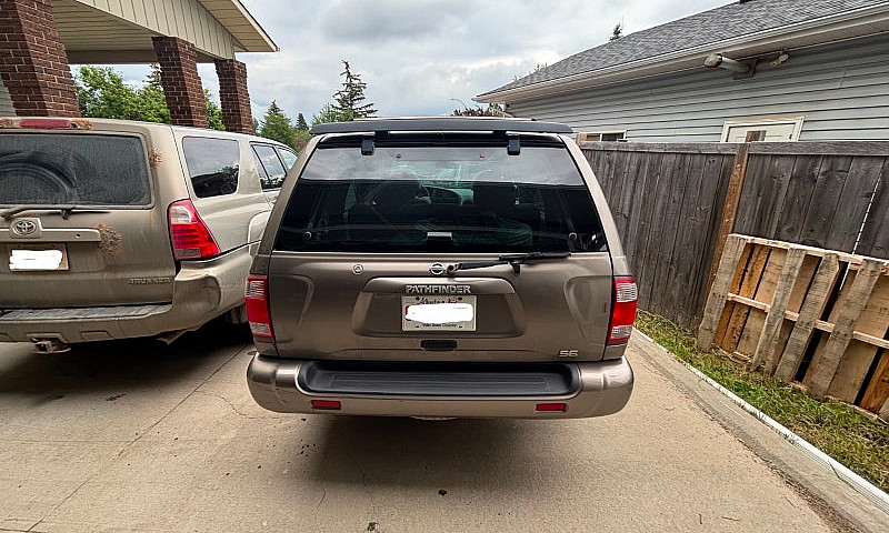 2002 Nissan Pathfind...
