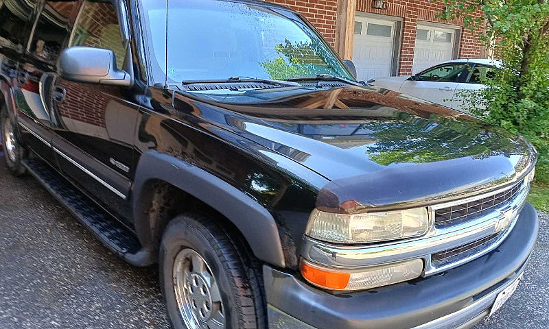 Chevrolet Suburban 4...