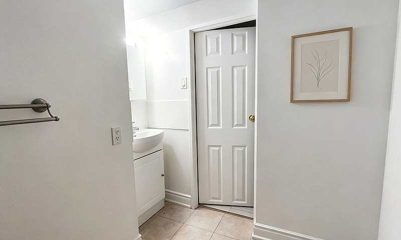Furnished 1Br Baseme...