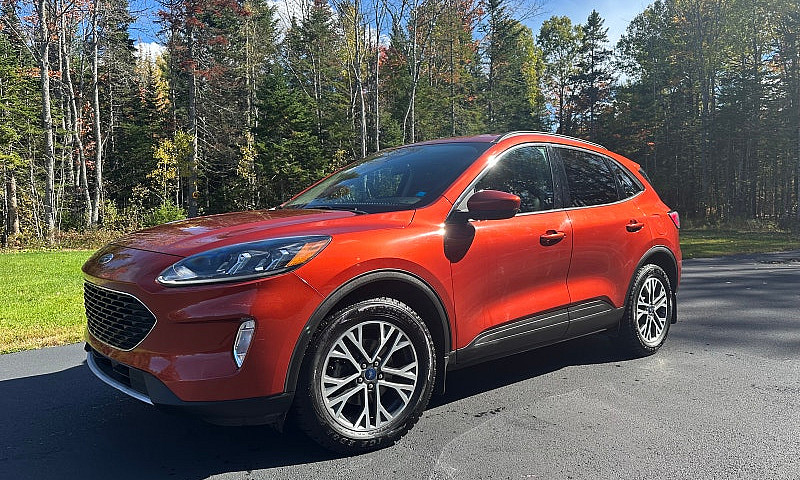 Wow! 2020 Escape Awd...