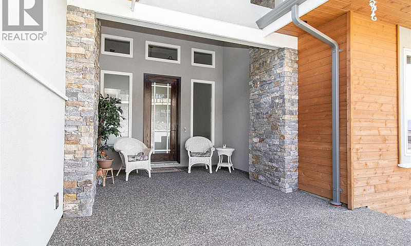 Lake Okanagan Luxury...