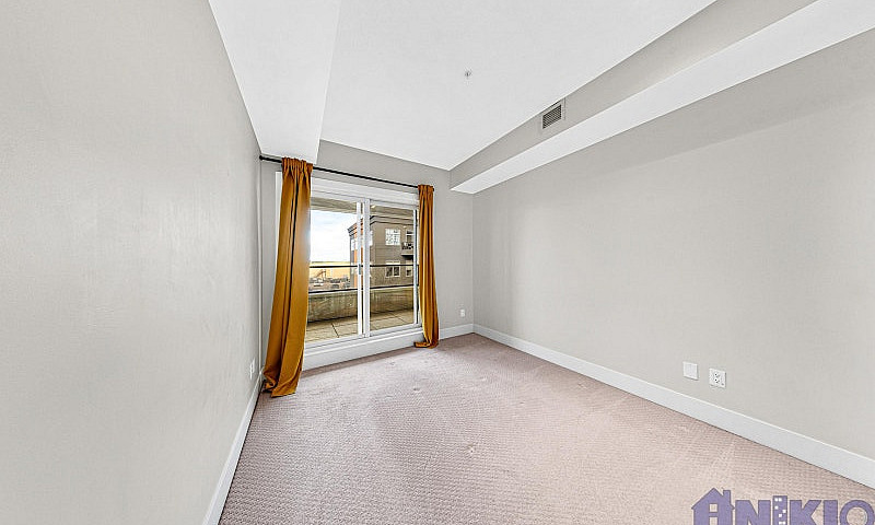 404 Avenue C South —...