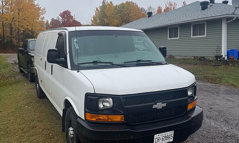Chevy Express Van 25...