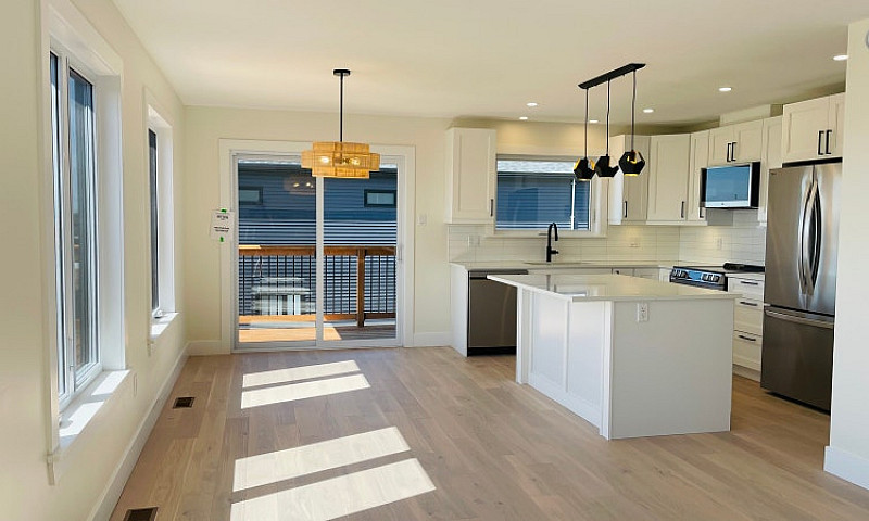 5Bed 3Bath New Const...