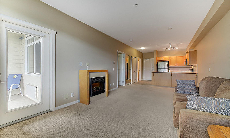 Spacious 1 Bedroom C...
