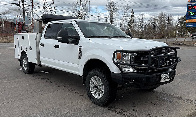 2019 F350 4X4 Servic...