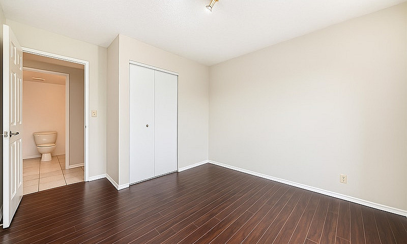 1-Bedrm Apartment In...