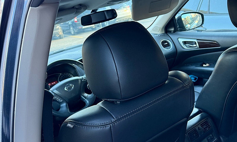 Nissan Pathfinder 20...