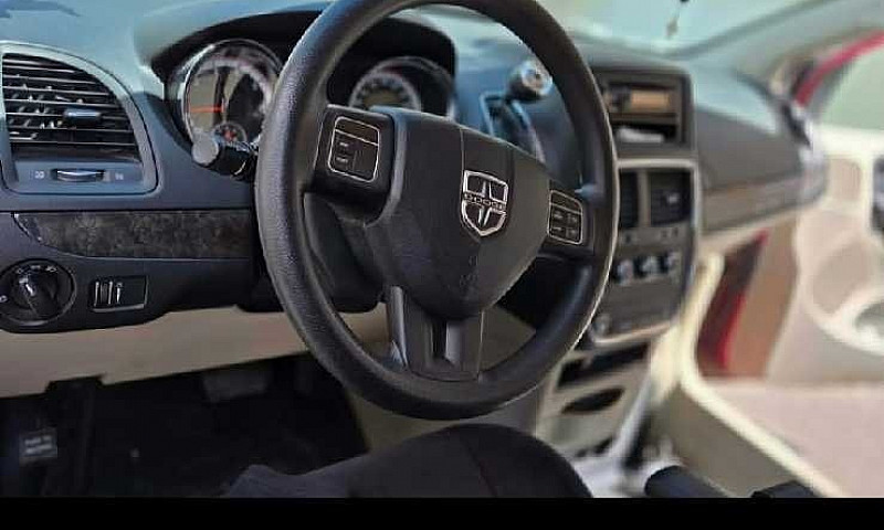 2011 Dodge Grand Car...