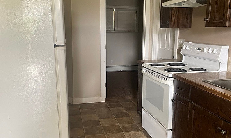 2 Bedroom Walkout Ba...
