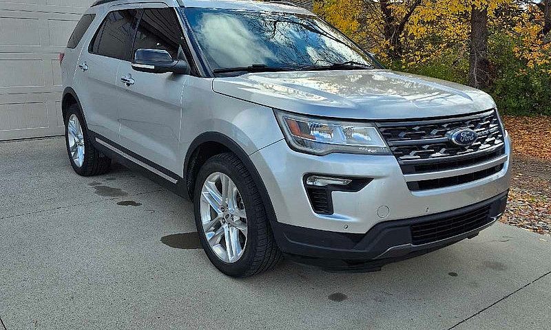 Ford Explorer Xlt...