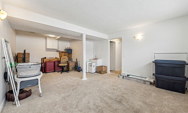 4 Bed, 2 Bath Penbro...
