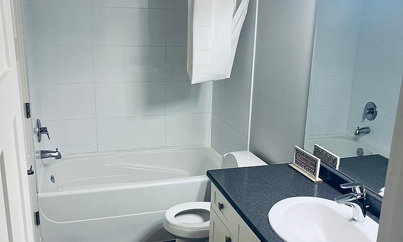 Clean-Bright-Modern-...
