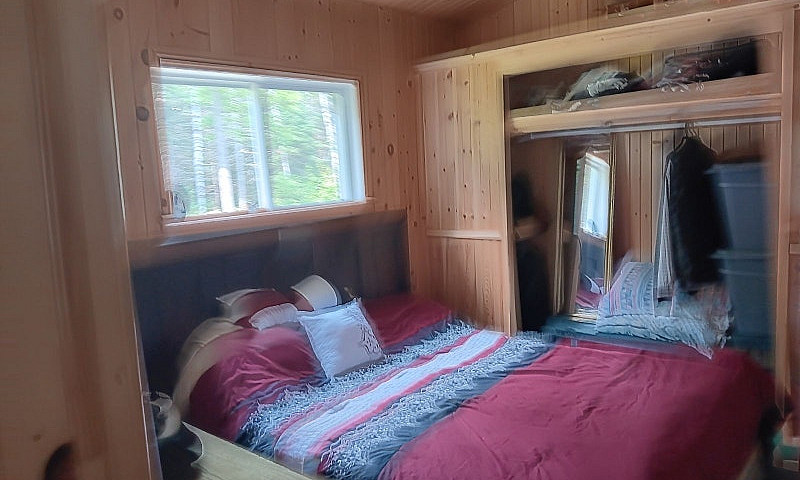 Beautiful Off-Grid C...