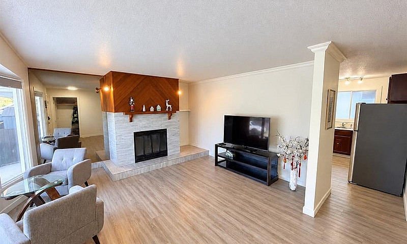 1535 Laura Avenue...