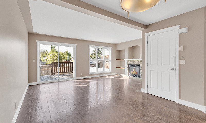 13 Lark Close, Sylva...