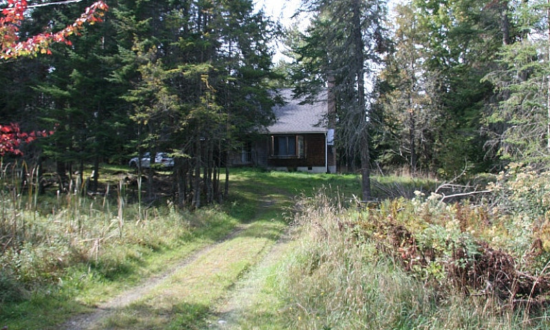 3 Bedroom Country Ho...