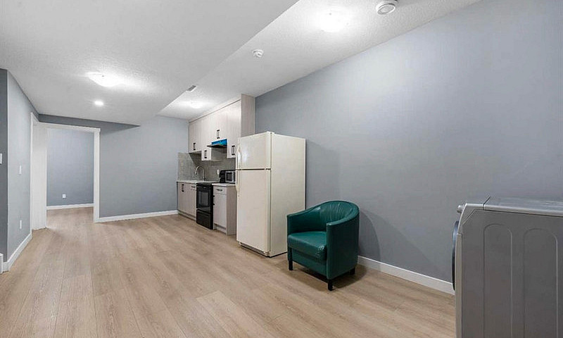 2 Bedroom Basement W...