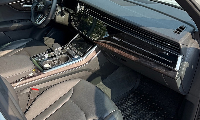 2021 Audi Q7 Progres...