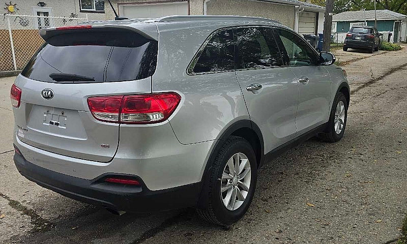 2016 Kia Sorento $7,...