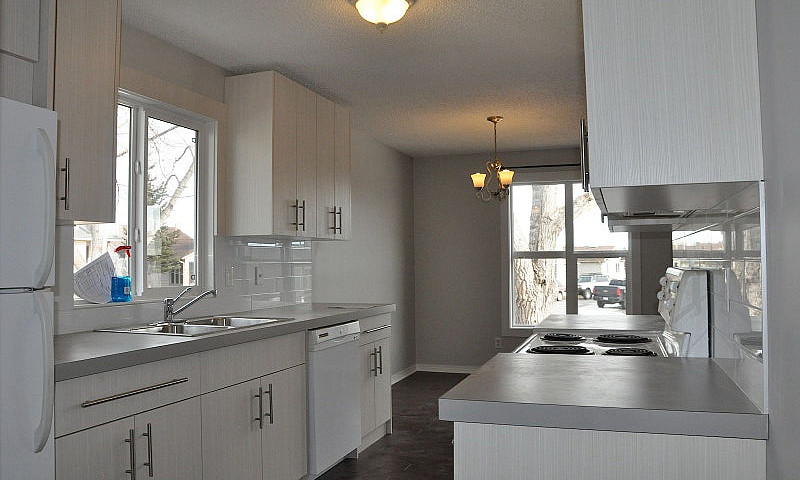 Renovated Bungalow F...